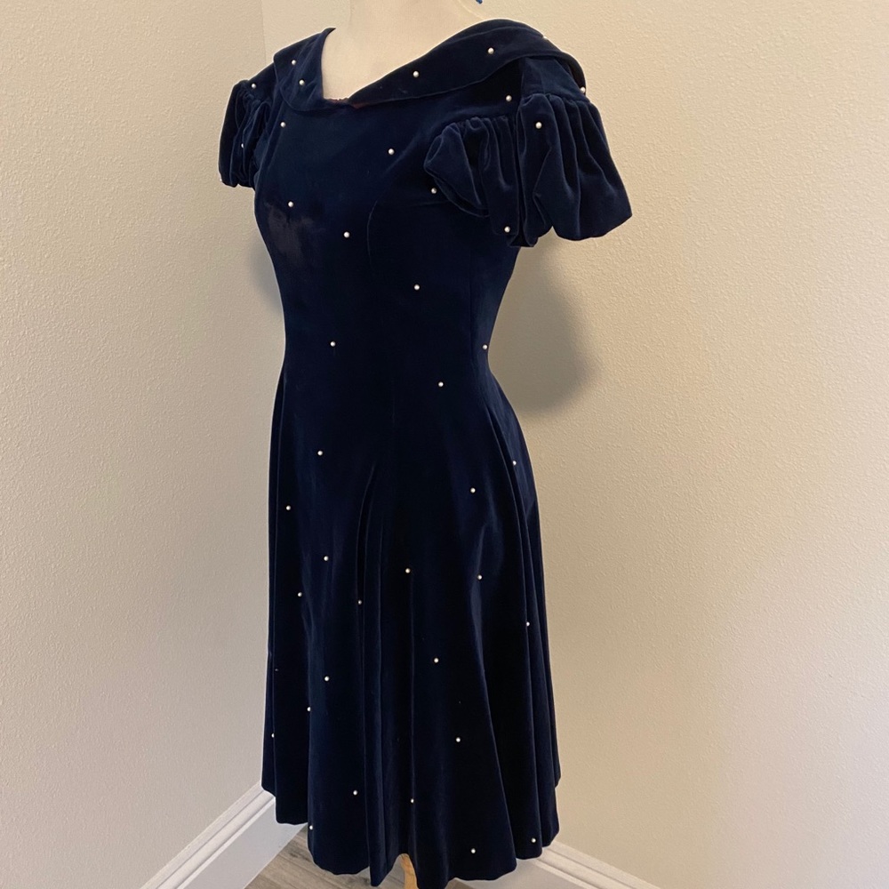 Stunning 1950s velvet beaded cocktail dress
